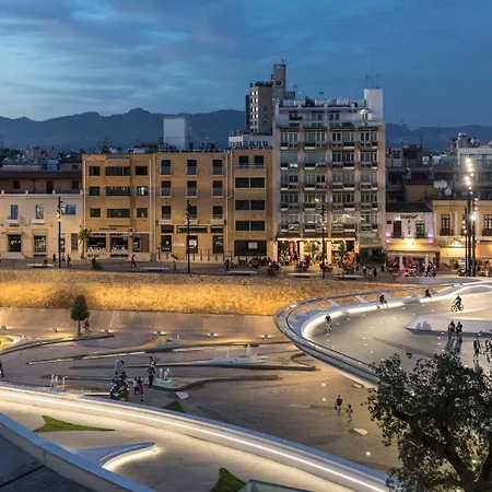 Centre Eleftheria Sq 아파트 니코시아